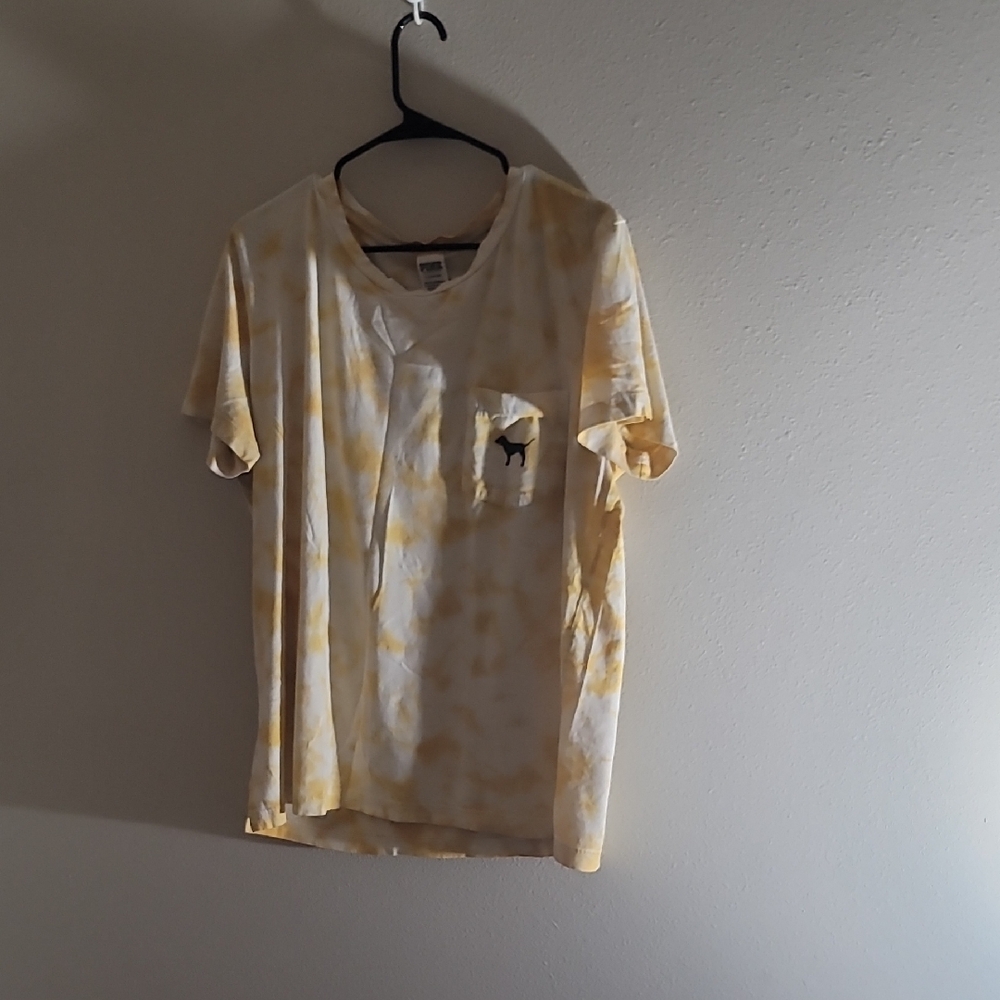 PINK Victoria's Secret Yellow and White Short Sleeve Tees